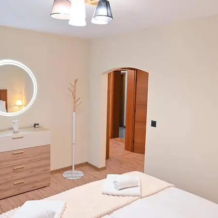 Sunrise 1 - Modern Retreat Near The Gondola Appartement